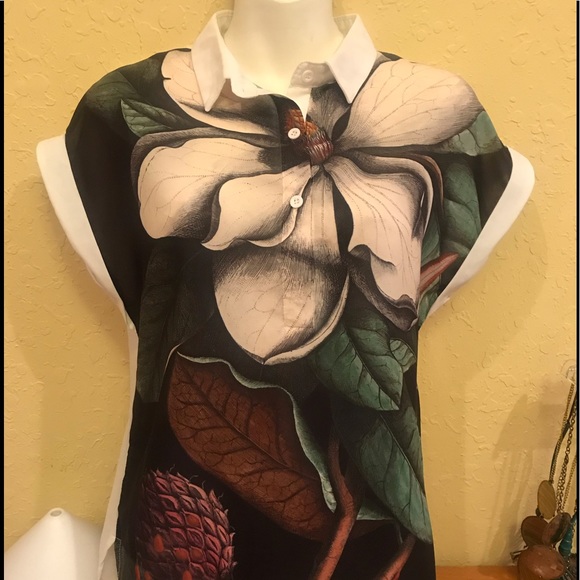 Gorgeous flower blouse - Picture 1 of 3